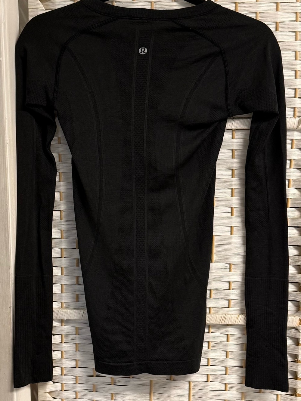 lululemon athletica Black Crewneck Performance Size 4